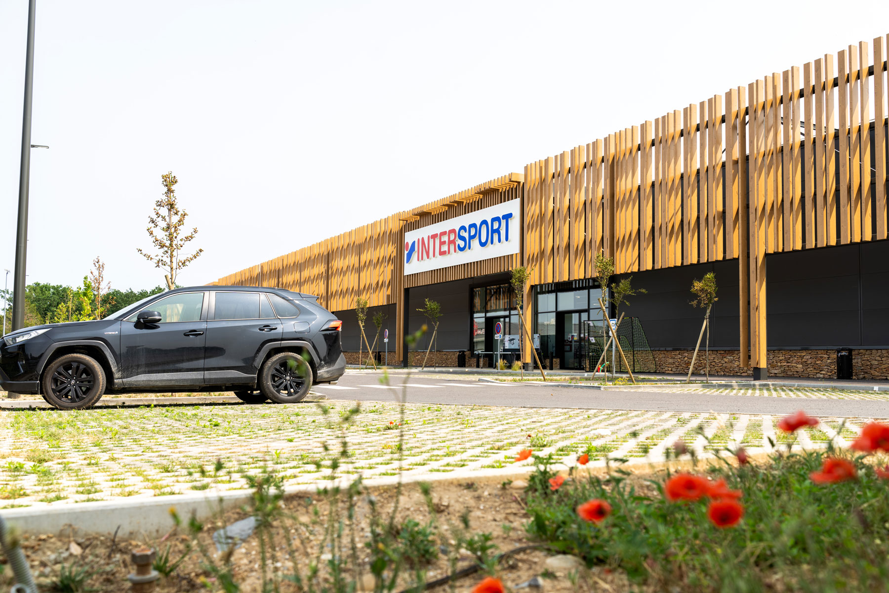 Zone commercial avec magasin Intersport à Tignieu Jamayzieu