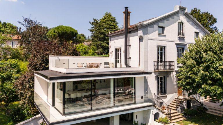 Extension contemporaine d'une maison bourgeoise près de Lyon - conception Ocube Architecture