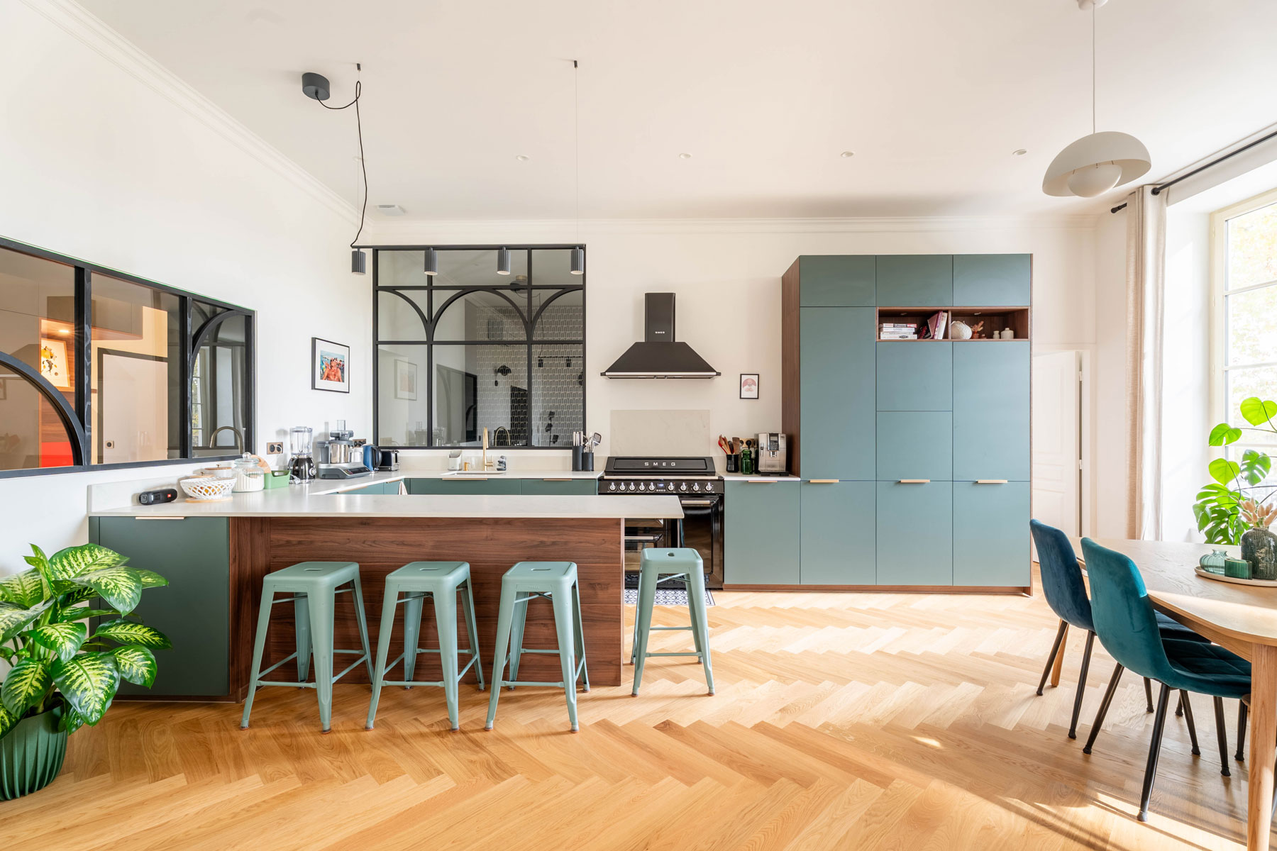 Pièce de vie d'un appartement rénové par Ocube Architecture à Lyon 4