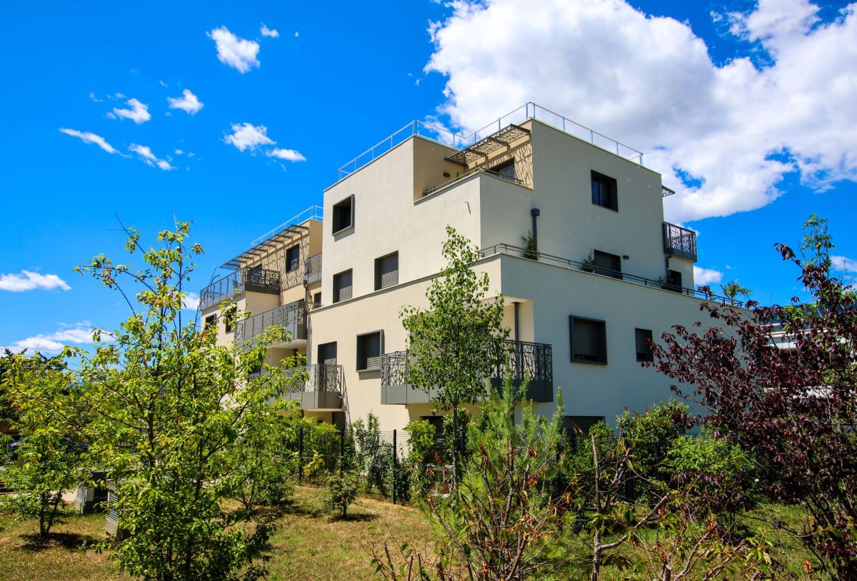 Logements collectifs à Divonne les Bains réalisés par Ocube Architecture